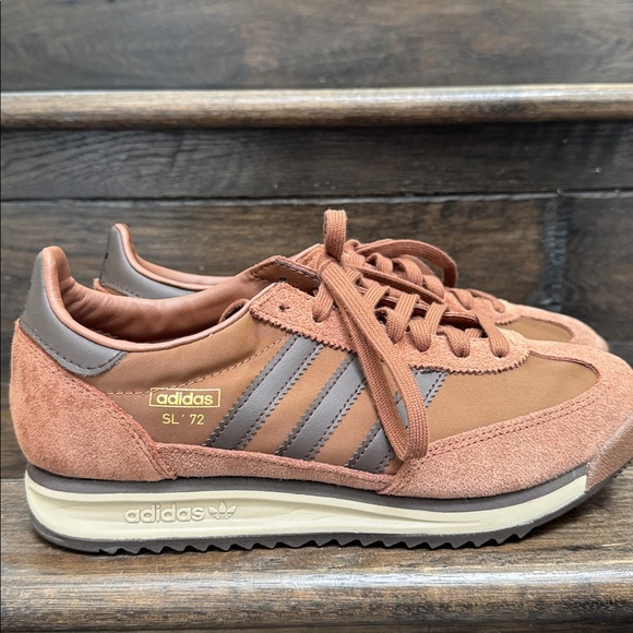 Adidas Gender Inclusive SL 72RS Sneaker. Never worn 9 woman/ 8 mens brown - Picture 5 of 6